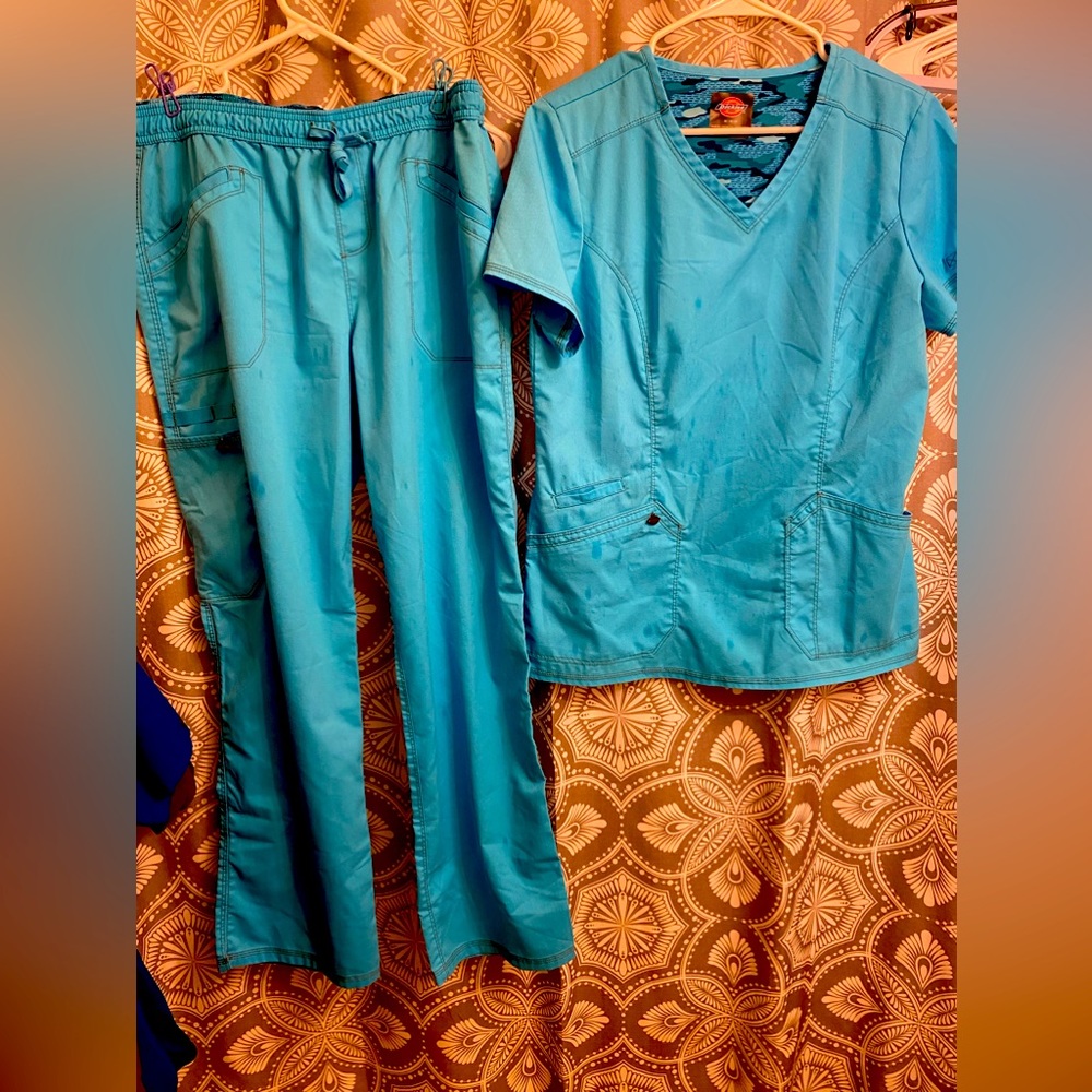 Scrub Set size Medium